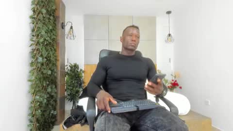 Snapshot of marcusblack_ chatting on October 2025 12:47:01 PM Marcusssss online show from October 2025 12:47:01 PM