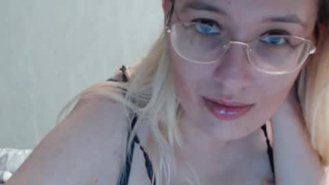 Snapshot of margo_shine chatting on October 2025 03:13:02 PM margo_shine online show from October 2025 03:13:02 PM