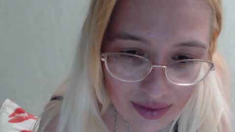 Snapshot of margo_shine chatting on November 2025 03:34:02 PM margo_shine online show from November 2025 03:34:02 PM