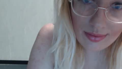 Snapshot of margo_shine chatting on January 2026 01:59:01 PM margo_shine online show from January 2026 01:59:01 PM