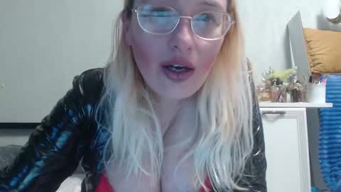 Snapshot of margo_shine chatting on February 2026 01:59:01 PM margo_shine online show from February 2026 01:59:01 PM
