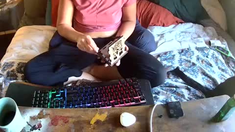 Snapshot of margolane chatting on September 2025 02:39:02 PM Elle online show from September 2025 02:39:02 PM