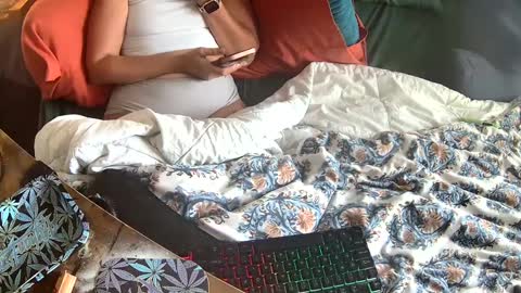 Snapshot of margolane chatting on September 2025 08:08:02 PM Elle online show from September 2025 08:08:02 PM