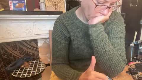 Snapshot of margolane chatting on November 2025 03:13:02 PM Elle online show from November 2025 03:13:02 PM