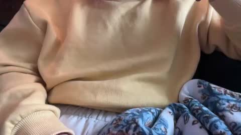 Snapshot of margolane chatting on December 2025 04:23:01 PM Elle online show from December 2025 04:23:01 PM