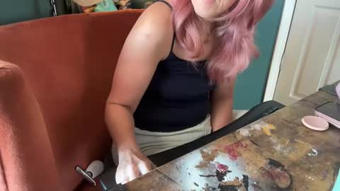 Snapshot of margolane chatting on December 2025 04:22:01 PM Elle online show from December 2025 04:22:01 PM