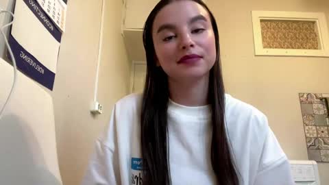 Molly online show from May 2026 02:45:01 PM