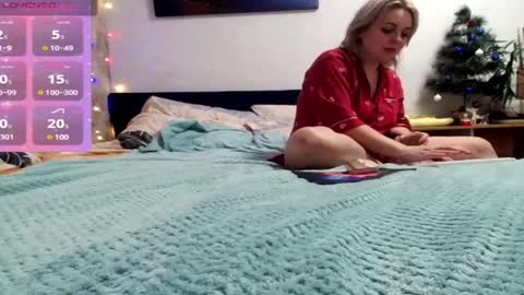 Mari online show from December 2024 06:32:02 PM