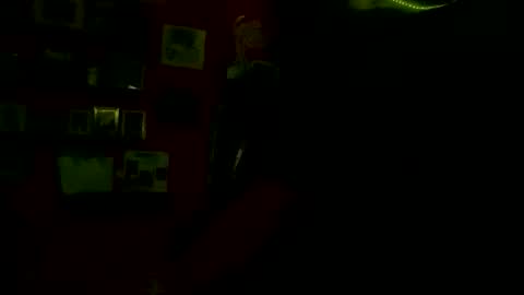 Mari Bee online show from March 2026 10:05:02 PM