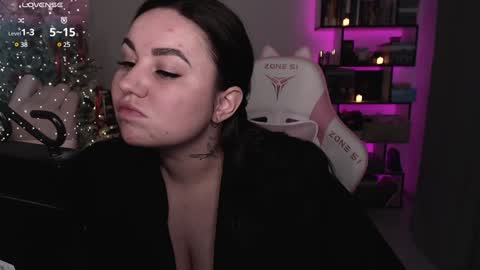 Snapshot of mari_moore7 chatting on December 2024 08:02:01 AM mari moore online show from December 2024 08:02:01 AM