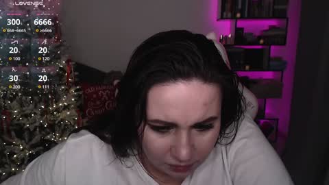 Snapshot of mari_moore7 chatting on December 2024 11:53:02 PM mari moore online show from December 2024 11:53:02 PM