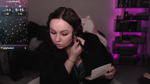 Snapshot of mari_moore7 chatting on January 2025 09:37:01 PM mari moore online show from January 2025 09:37:01 PM