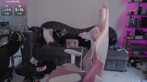 Snapshot of mari_moore7 chatting on September 2025 08:15:02 AM mari moore online show from September 2025 08:15:02 AM