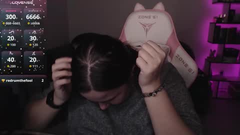 Snapshot of mari_moore7 chatting on October 2025 05:13:01 PM mari moore online show from October 2025 05:13:01 PM