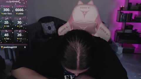 Snapshot of mari_moore7 chatting on November 2025 07:53:01 AM mari moore online show from November 2025 07:53:01 AM