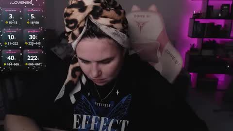 Snapshot of mari_moore7 chatting on November 2025 07:00:02 AM mari moore online show from November 2025 07:00:02 AM