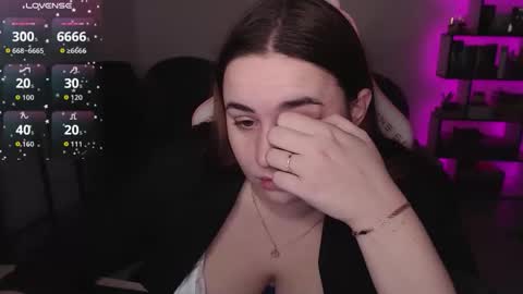 Snapshot of mari_moore7 chatting on December 2025 06:41:01 AM mari moore online show from December 2025 06:41:01 AM