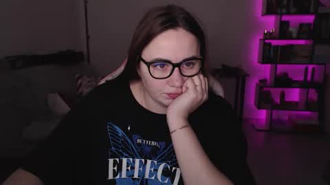 Snapshot of mari_moore7 chatting on December 2025 05:35:01 AM mari moore online show from December 2025 05:35:01 AM