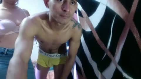 Snapshot of maria_and_angel17 chatting on December 2024 02:43:02 AM Mara and ngel online show from December 2024 02:43:02 AM