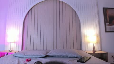 Maria  online show from April 2026 11:43:01 AM