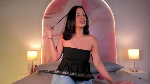Maria  online show from May 2026 11:38:01 AM