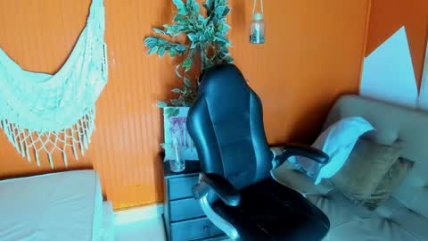 maria_turner1 online show from May 2026 04:04:02 PM