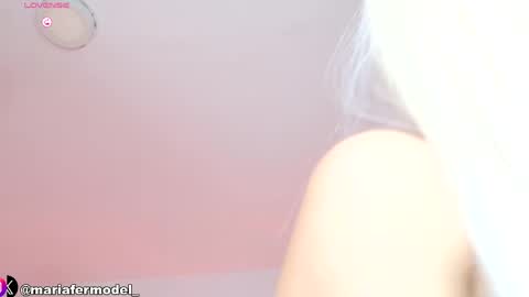 Snapshot of mariafer05 chatting on May 2026 04:57:04 PM Maria Fer online show from May 2026 04:57:04 PM