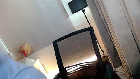 Snapshot of mariah_clara chatting on November 2025 05:43:01 AM mariah_clara online show from November 2025 05:43:01 AM