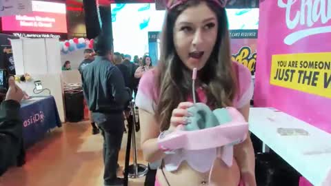 Pinkkitty online show from January 2025 11:00:01 PM