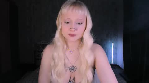 Maria online show from November 2025 09:58:01 PM