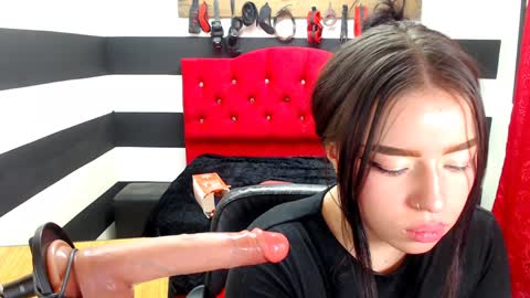 Snapshot of marian_ran_ chatting on December 2024 09:51:02 AM Marian online show from December 2024 09:51:02 AM