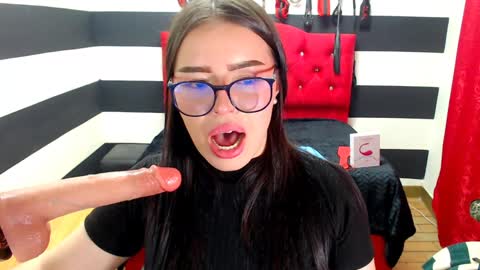 Snapshot of marian_ran_ chatting on December 2024 02:12:02 AM Marian online show from December 2024 02:12:02 AM