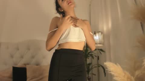 Marian online show from December 2025 03:22:02 AM