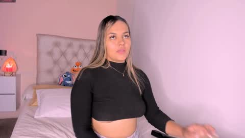 Mariana Roe online show from January 2025 02:49:02 AM