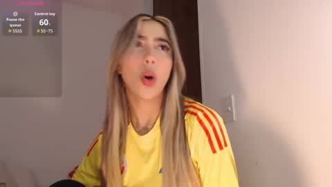 Mariana online show from October 2025 08:40:02 PM