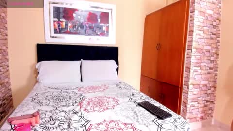 mariana mauricio online show from February 2026 07:35:01 PM