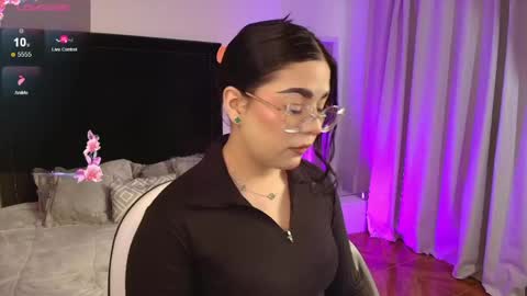Snapshot of mariana_owen chatting on May 2026 12:02:02 PM online show from May 2026 12:02:02 PM