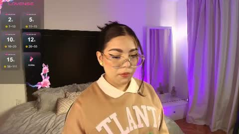 Snapshot of mariana_owen chatting on June 2026 12:15:02 PM online show from June 2026 12:15:02 PM