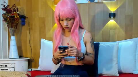 Snapshot of marianaa90 chatting on December 2025 07:09:01 PM Mariana Angel online show from December 2025 07:09:01 PM