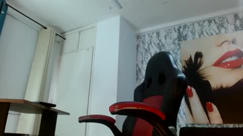 Snapshot of mariani_smith chatting on October 2025 12:17:01 PM Mariani online show from October 2025 12:17:01 PM