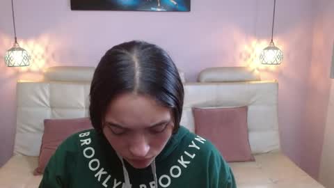 marianne_cam online show from May 2026 01:05:01 PM