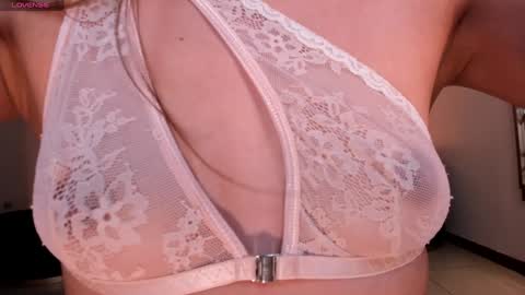 Snapshot of mariannelane1 chatting on December 2024 12:41:02 AM Marianne online show from December 2024 12:41:02 AM