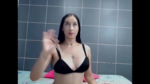 Snapshot of marianngell chatting on October 2025 09:49:01 PM Mariangel online show from October 2025 09:49:01 PM