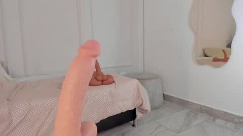 Snapshot of mariapettit chatting on January 2025 03:07:01 PM Maria Pettit online show from January 2025 03:07:01 PM