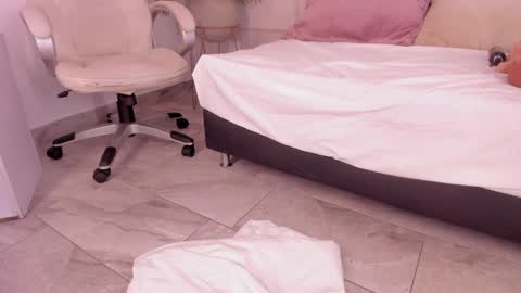 Snapshot of mariapettit chatting on February 2025 03:21:01 PM Maria Pettit online show from February 2025 03:21:01 PM