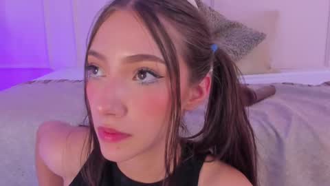 Snapshot of mariapettit chatting on March 2025 06:19:02 PM Maria Pettit online show from March 2025 06:19:02 PM