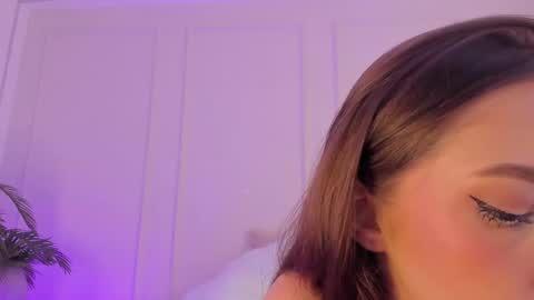 Snapshot of mariapettit chatting on March 2025 03:18:02 PM Maria Pettit online show from March 2025 03:18:02 PM