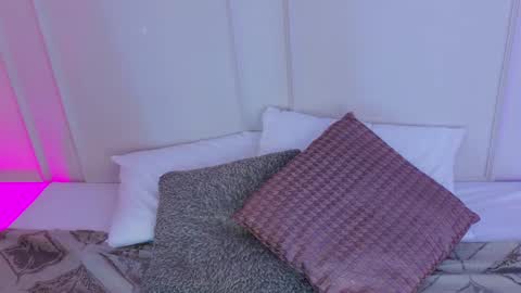 Snapshot of mariapettit chatting on September 2025 12:21:02 PM Maria Pettit online show from September 2025 12:21:02 PM