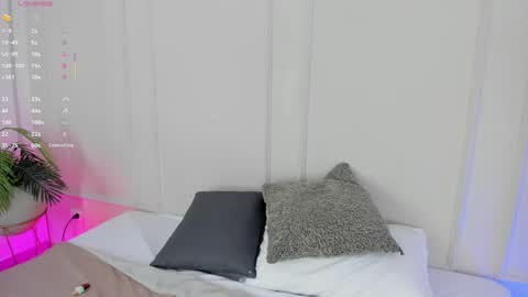 Snapshot of mariapettit chatting on November 2025 11:31:02 AM Maria Pettit online show from November 2025 11:31:02 AM