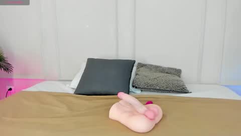 Snapshot of mariapettit chatting on November 2025 11:44:01 AM Maria Pettit online show from November 2025 11:44:01 AM